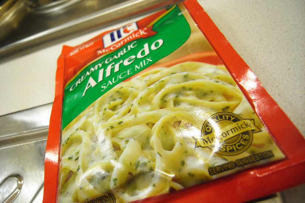 Best Premade Alfredo Sauce [2024] Top Store Bought Alfredo Sauce