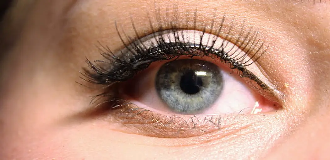 How to Fix Crooked Eyelashes Detailed Guide